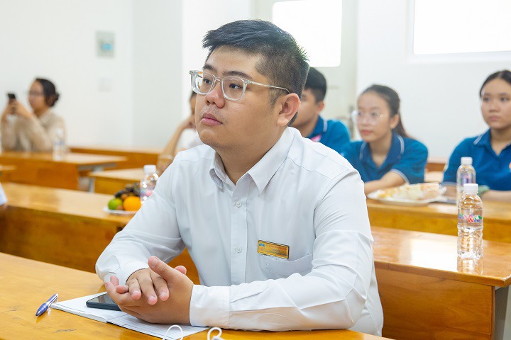 Giảng viên Khoa Tiếng Anh tìm hiểu phương pháp giảng dạy hiệu quả qua Hội thảo 