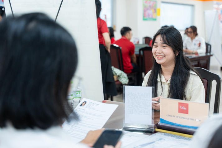 Phỏng vấn trực tiếp cùng doanh nghiệp, HUTECH-ers mở rộng cơ hội việc làm ngay từ giảng đường 31