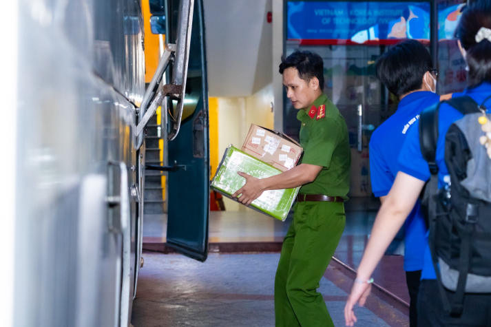 [Ảnh] Chi bộ 17 HUTECH nối dài tinh thần bảo vệ chủ quyền biển đảo tại Đồn Biên phòng Cần Thạnh (Cần Giờ) 27