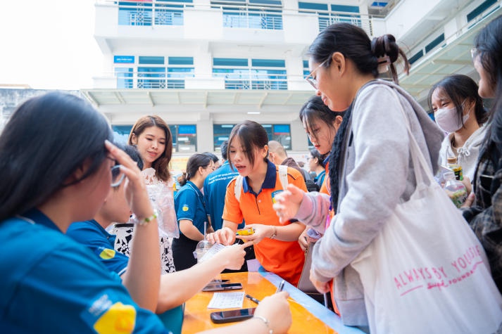 [Ảnh] Noi theo khẩu hiệu “From zero to hero”, tân binh Khoa Tiếng Anh HUTECH tự tin chinh phục ngôn ngữ toàn cầu 28