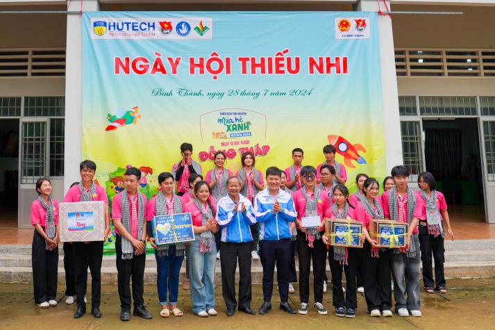 Chiến dịch Mùa hè xanh HUTECH 2024 tại mặt trận tỉnh khép lại thành công rực rỡ 129