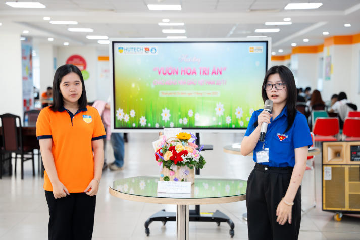 [Ảnh] Khoảnh khắc đẹp tại cuộc thi cắm hoa 20/11: Sinh viên HUTECH gửi trọn yêu thương đến các nhà giáo 47