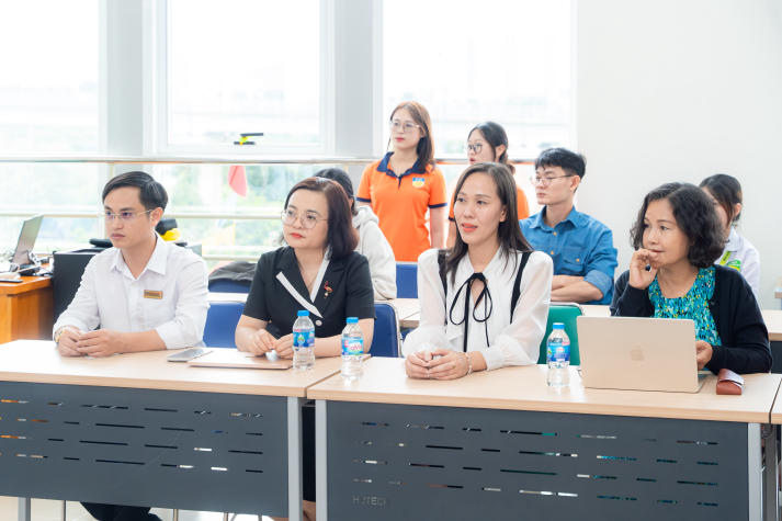 [Video] Sinh viên Viện Khoa học Ứng dụng khám phá bí mật chuẩn K-Beauty cùng chuyên gia Hàn Quốc 28