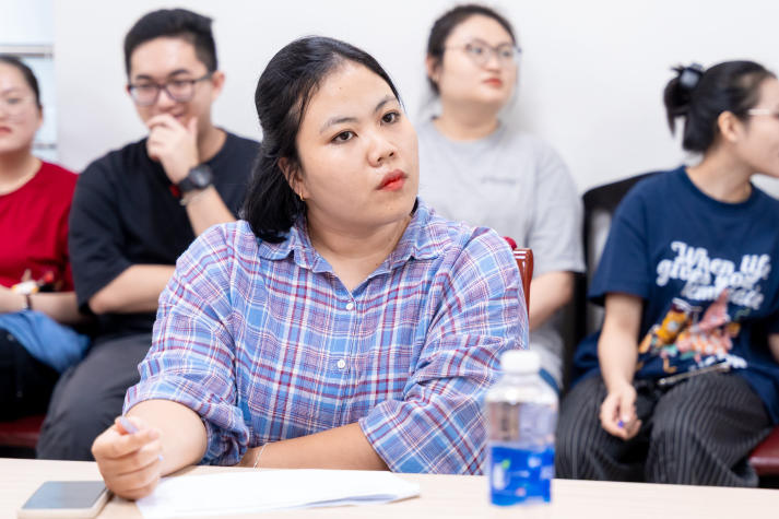 Sinh viên Khoa Dược tiếp cận kỹ thuật phân tích HPLC cùng Viện trưởng Viện Dược Đại học Sigma (Ấn Độ) 24