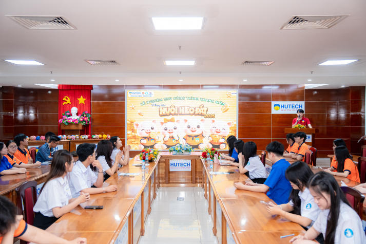 Sinh viên Khoa Tài chính - Thương mại lan tỏa yêu thương từ phong trào nuôi heo đất 9