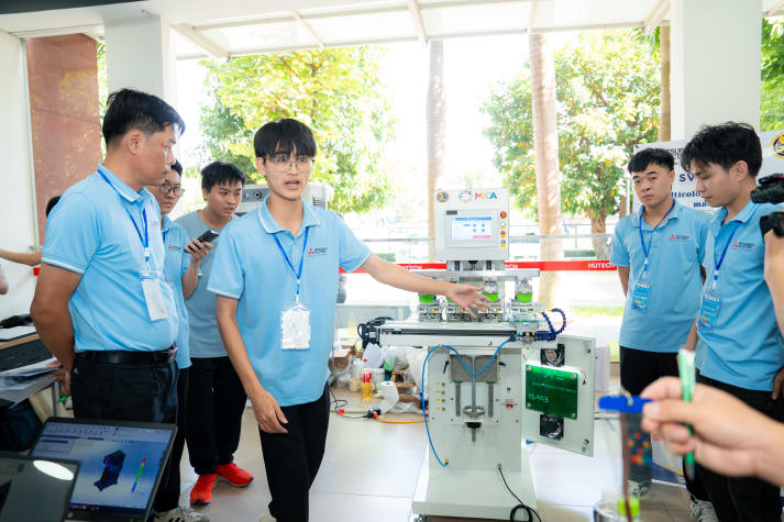 MECA 2025 Finals: HUTECH students conquer technology through practical projects 77