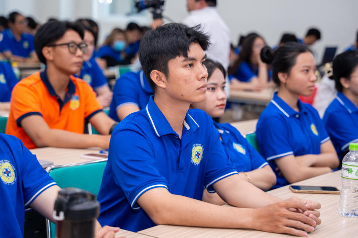 [Video] Học AI cùng chuyên gia, giảng viên, sinh viên Khoa Thú y - Chăn nuôi sẵn sàng bước vào kỷ nguyên số 88