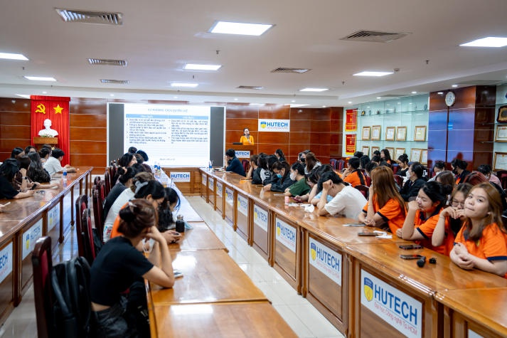 Sinh viên Khoa Hàn Quốc học tìm hiểu chương trình đào tạo ngành Ngôn ngữ Hàn Quốc 79