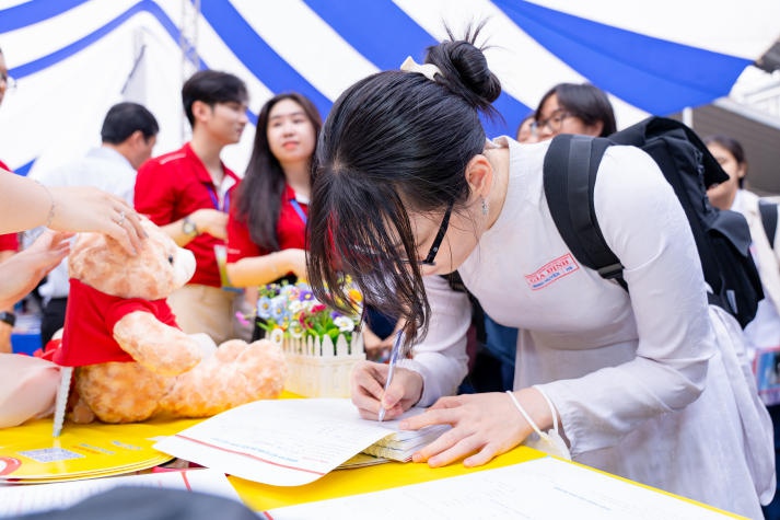 Sẵn sàng trước "giờ G", các sĩ tử 2k6 tự tin hoàn thành tốt kỳ thi tốt nghiệp THPT 63