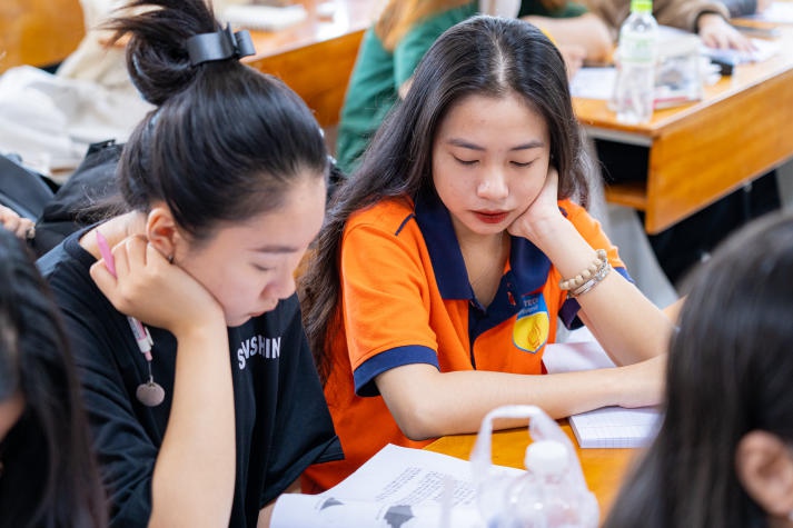 Sinh viên Khoa Hàn Quốc học tìm hiểu văn hóa, xã hội Hàn Quốc hiện đại cùng GS. Yoo Kwon Jong 60