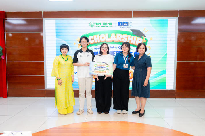 Sinh viên Khoa Tiếng Anh cập nhật xu hướng giảng dạy, định hướng nghề nghiệp thời AI 105