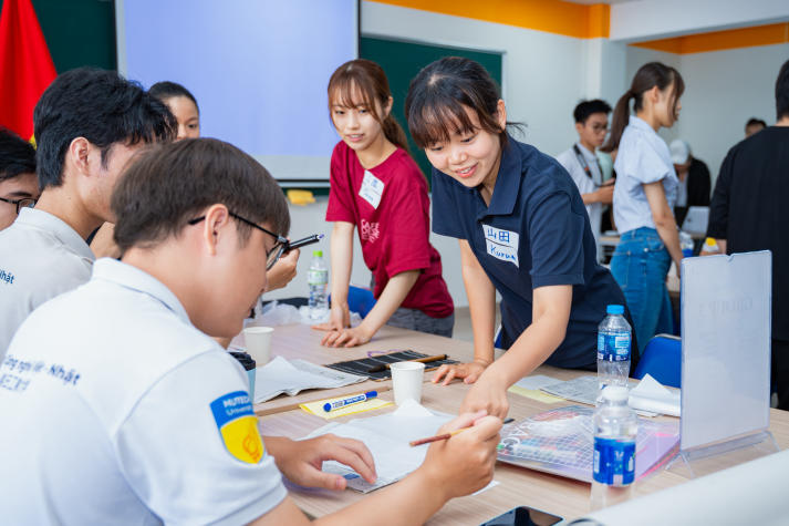 VJIT students engage with Japanese students, joining hands for environmental protection 59