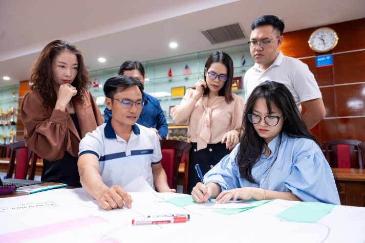 Học viên cao học và nghiên cứu sinh HUTECH làm chủ giọng nói và phong thái, nâng tầm phần trình bày học thuật 68