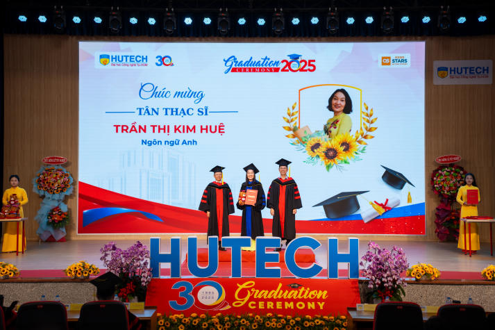 [Video] Những khoảnh khắc tri ân đầy tự hào tại Lễ trao bằng tốt nghiệp đợt 2/2025 HUTECH 112