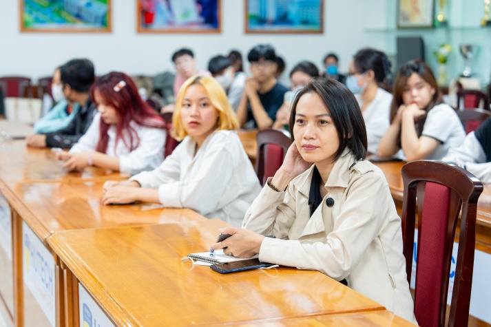 Sinh viên HUTECH nắm bắt nhiều khía cạnh của ngành Tâm lý học cùng chuyên gia 5