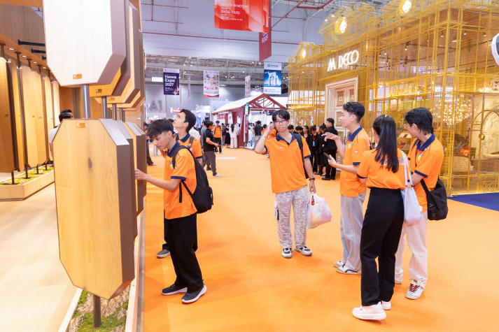 40 “tân binh” Kiến trúc và Thiết kế nội thất HUTECH bắt nhịp xu hướng thị trường tại VIBE 2026 27