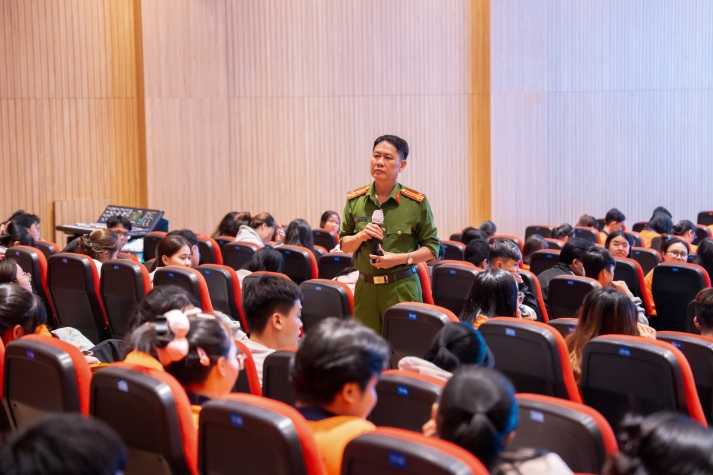 HUTECH đồng hành cùng Bộ Công an và Bộ GD&ĐT nâng cao nhận thức phòng chống tội phạm, tệ nạn ma túy cho sinh viên 121