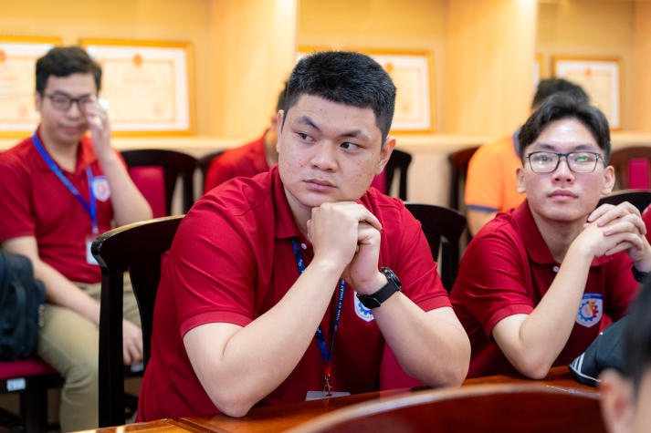 Cập nhật xu hướng nhà máy thông minh: Sinh viên Viện Kỹ thuật HUTECH sẵn sàng cho kỷ nguyên robot 59