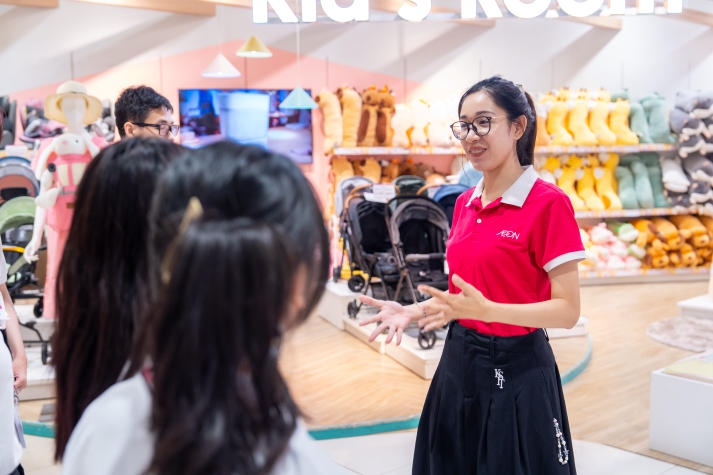 Khám phá chiến lược bán lẻ tại AEON Mall Celadon Tân Phú, sinh viên VJIT mở rộng hiểu biết về nghề nghiệp thực tế 50