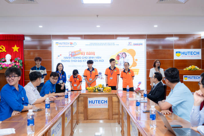 Học bí quyết phát triển bản, sinh viên Khoa Quản trị kinh doanh tự tin tỏa sáng trong kỷ nguyên mới 21