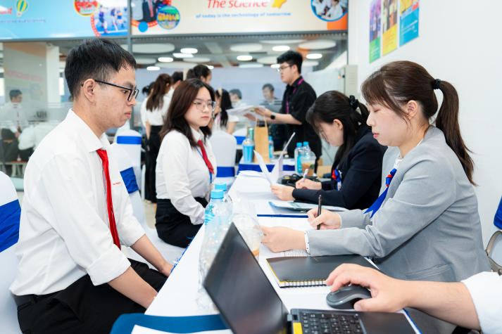 [Video] Ngày hội việc làm tại HUTECH: Điểm hẹn lý tưởng cho nhân lực trẻ và nhà tuyển dụng hàng đầu 66