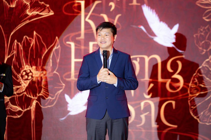 Sinh viên Quản trị sự kiện HUTECH mang sắc phục Việt lên sân khấu Fashion Show đầu tay 209
