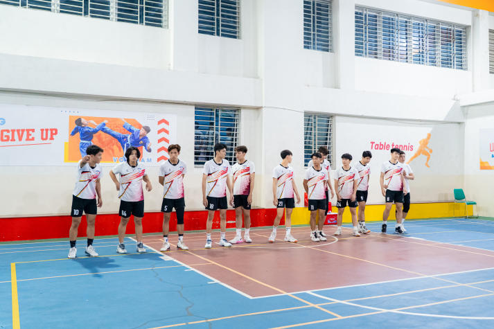 [HUTECH Games 2026] Viện Kỹ thuật lội ngược dòng ngoạn mục, giành ngôi vương Bóng chuyền nam 10