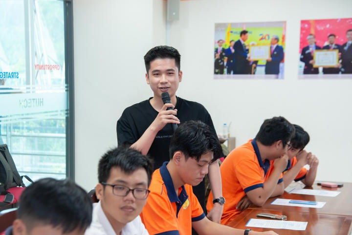 Khoa Xây dựng tuyên dương sinh viên tiêu biểu HK1 năm học 2022 - 2023 36