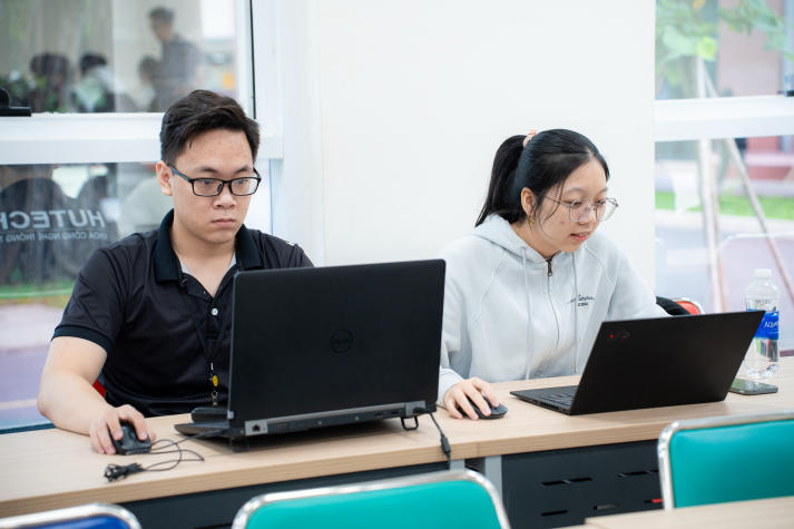 Sinh viên HUTECH ghi dấu ấn với loạt sản phẩm từ các sân chơi kỹ thuật - công nghệ 115