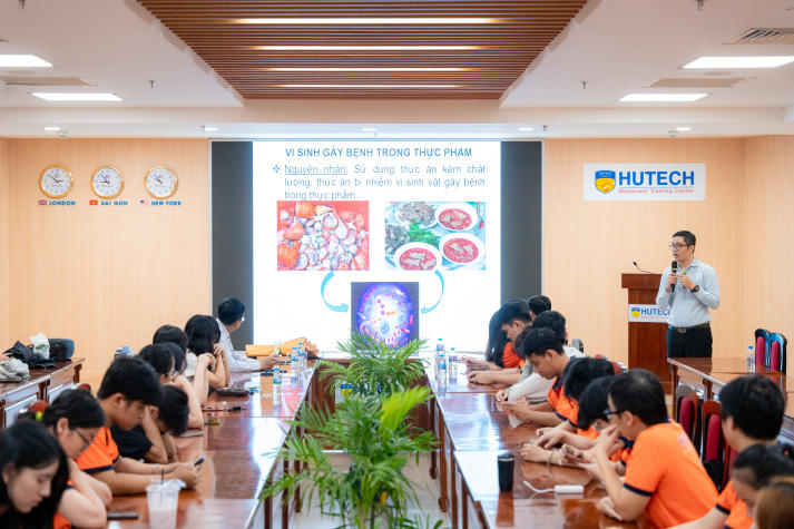 Sinh viên Viện Khoa học Ứng dụng trang bị kỹ năng nhận diện các tác nhân vi sinh gây hại trong chuỗi cung ứng thực phẩm 20