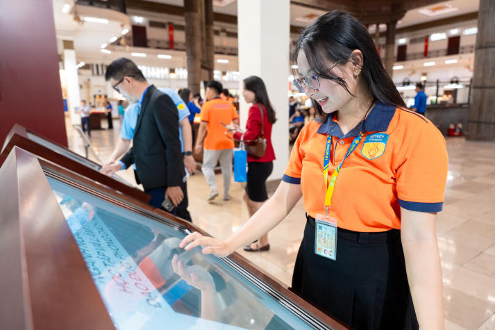 Sinh viên Khoa Tài chính - Thương mại khám phá hành trình phát triển của dòng tiền tại Ngân hàng Nhà nước Việt Nam 45