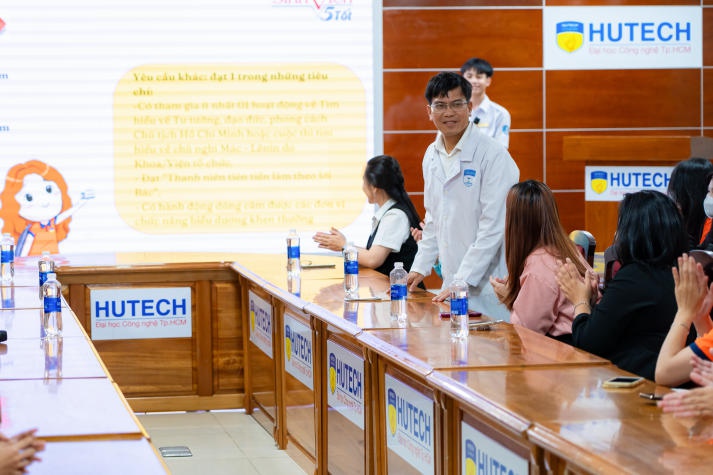 Sinh viên Khoa Dược HUTECH học hỏi bí quyết học tốt và đạt danh hiệu sinh viên 5 tốt 19