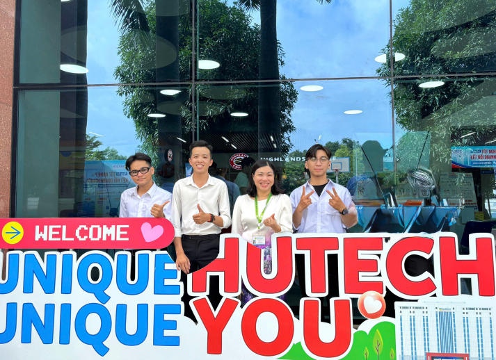 Sinh viên HUTECH đạt 07 giải tại Giải thưởng Khoa học và Công nghệ dành cho sinh viên trong cơ sở giáo dục đại học năm 2024 275