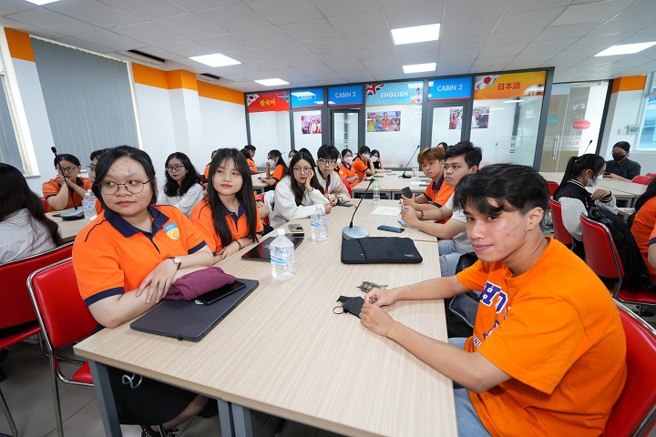 Khoa Nhật Bản học HUTECH tổng kết và phát động phong trào Nghiên cứu khoa học năm học 2023-2024 84