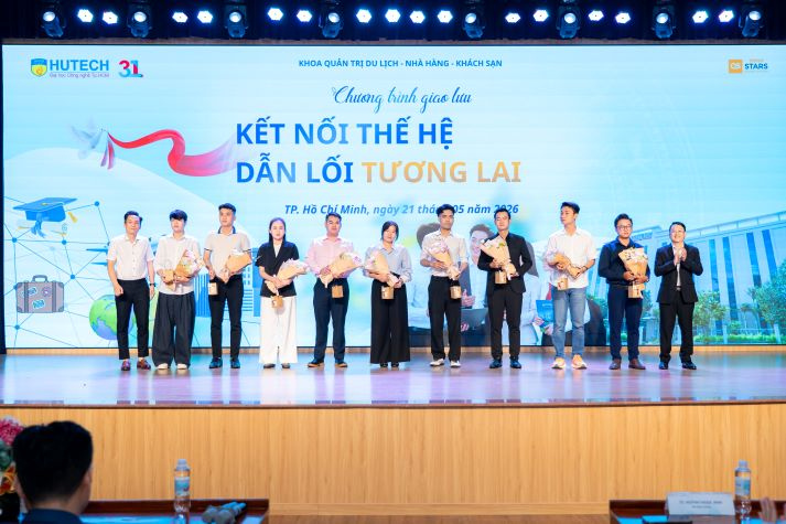 [Video] Cựu sinh viên tiếp lửa nghề nghiệp cho sinh viên Khoa Quản trị Du lịch - Nhà hàng - Khách sạn 22