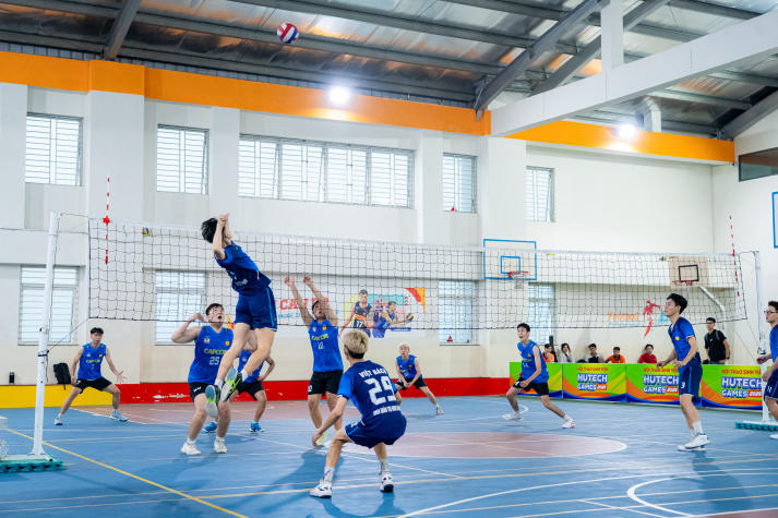 [HUTECH Games 2026] Viện Kỹ thuật lội ngược dòng ngoạn mục, giành ngôi vương Bóng chuyền nam 95