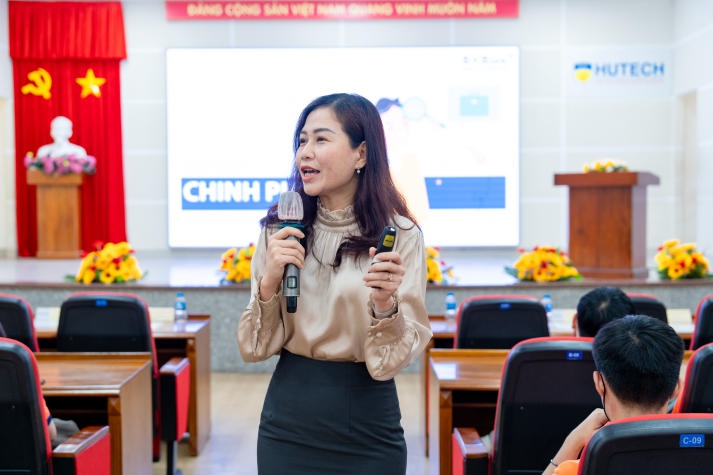 Sinh viên HUTECH trang bị kỹ năng, sẵn sàng “săn việc” tại ngày hội tuyển dụng HUTECH Career Day 2024 43