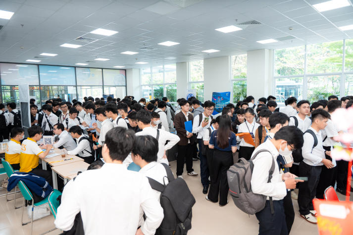 [Ảnh] Rộn ràng chuỗi hoạt động chào tuổi mới, lan tỏa khí thế và khát vọng vươn xa 78