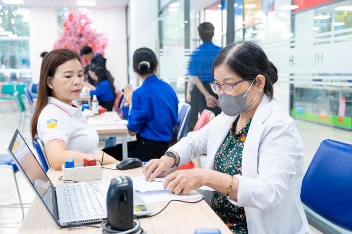 Tuổi trẻ HUTECH lan tỏa yêu thương qua Ngày hội Hiến máu tình nguyện trong Tháng thanh niên 2026 49