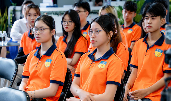 Trang bị năng lực truyền thông số thời AI cho sinh viên Quan hệ công chúng tại Learning Chain 49