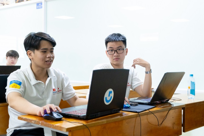 “Web Design Innovation 2025” - Cơ hội cho sinh viên Công nghệ thông tin thể hiện tài năng phát triển website 36