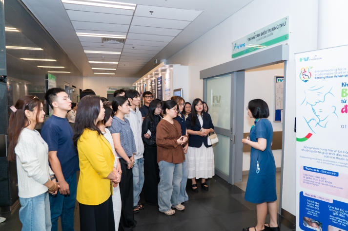 Sinh viên Quan hệ công chúng khám phá mô hình truyền thông chuyên nghiệp tại Bệnh viện FV 11
