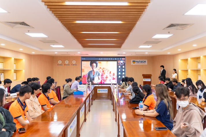 Giảng viên và sinh viên Khoa Kiến trúc - Mỹ thuật tăng cường ứng dụng công nghệ sáng tạo trong hoạt động dạy và học 19