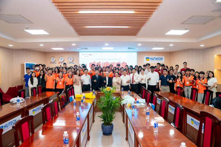 Sinh viên Khoa Luật lắng nghe câu chuyện làm nghề từ những luật sư hàng đầu 158