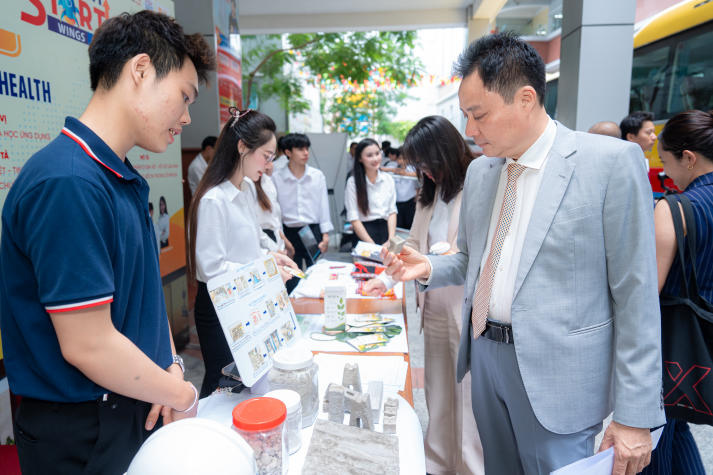 Chung kết HUTECH Startup Wings 2026: Con kê từ bùn thải và xỉ lò cao giành ngôi vị Quán quân 305
