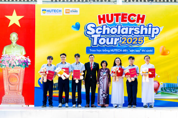 HUTECH Scholarship Tour 2025: HUTECH tiếp tục trao 36 suất học bổng trị giá 25% học phí toàn khóa cho học sinh 03 trường THPT 56