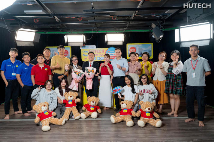 Nhiều thí sinh quan tâm đến Chương trình Việt - Nhật tại HUTECH TIKTOK LIVE 2025 - ngày 11/6 63