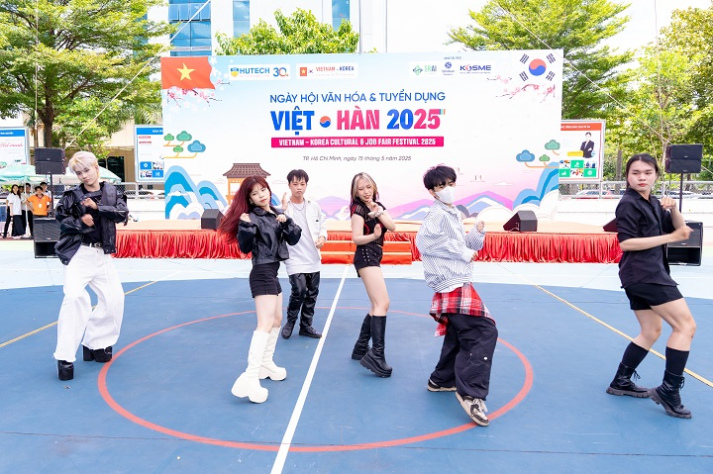 Ngày hội Văn hóa và Tuyển dụng Việt - Hàn 2025: Bắt nhịp văn hóa, chạm cơ hội nghề nghiệp quốc tế 39