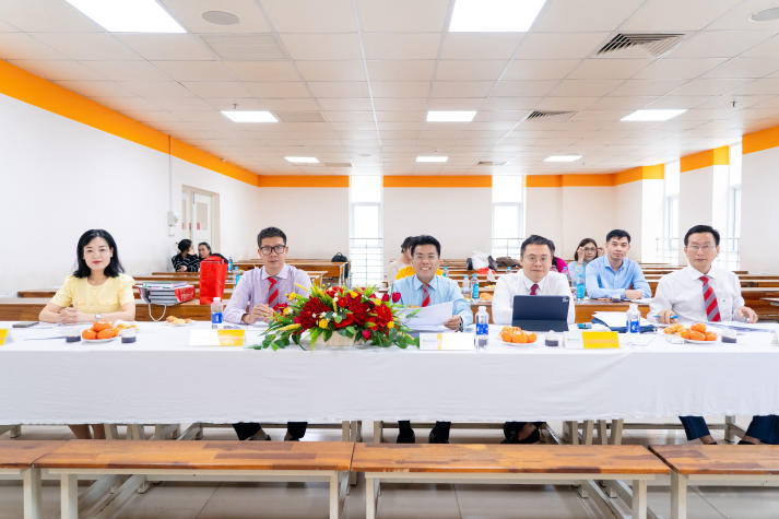 Buổi bảo vệ luận văn và đề án Thạc sĩ ngành Kế toán tạo dấu ấn với nhiều đề tài “bắt nhịp” thực tiễn 5