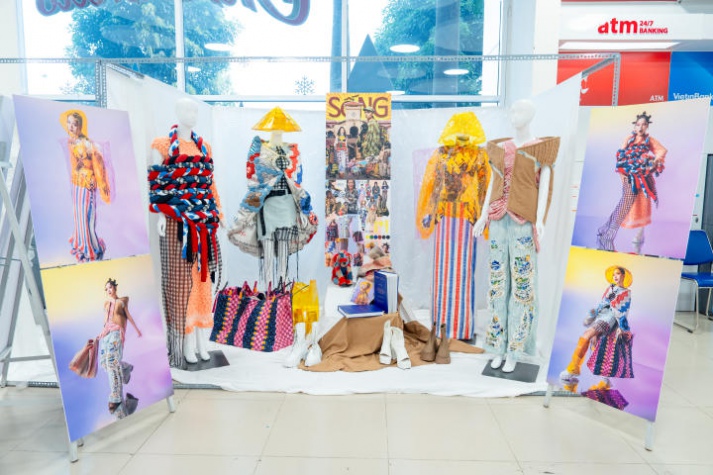 [Video] Đem bọ cánh cứng và người vô gia cư vào đồ án tốt nghiệp, 02 sinh viên ngành Thiết kế thời trang HUTECH “cán đích” thủ khoa và á khoa 75